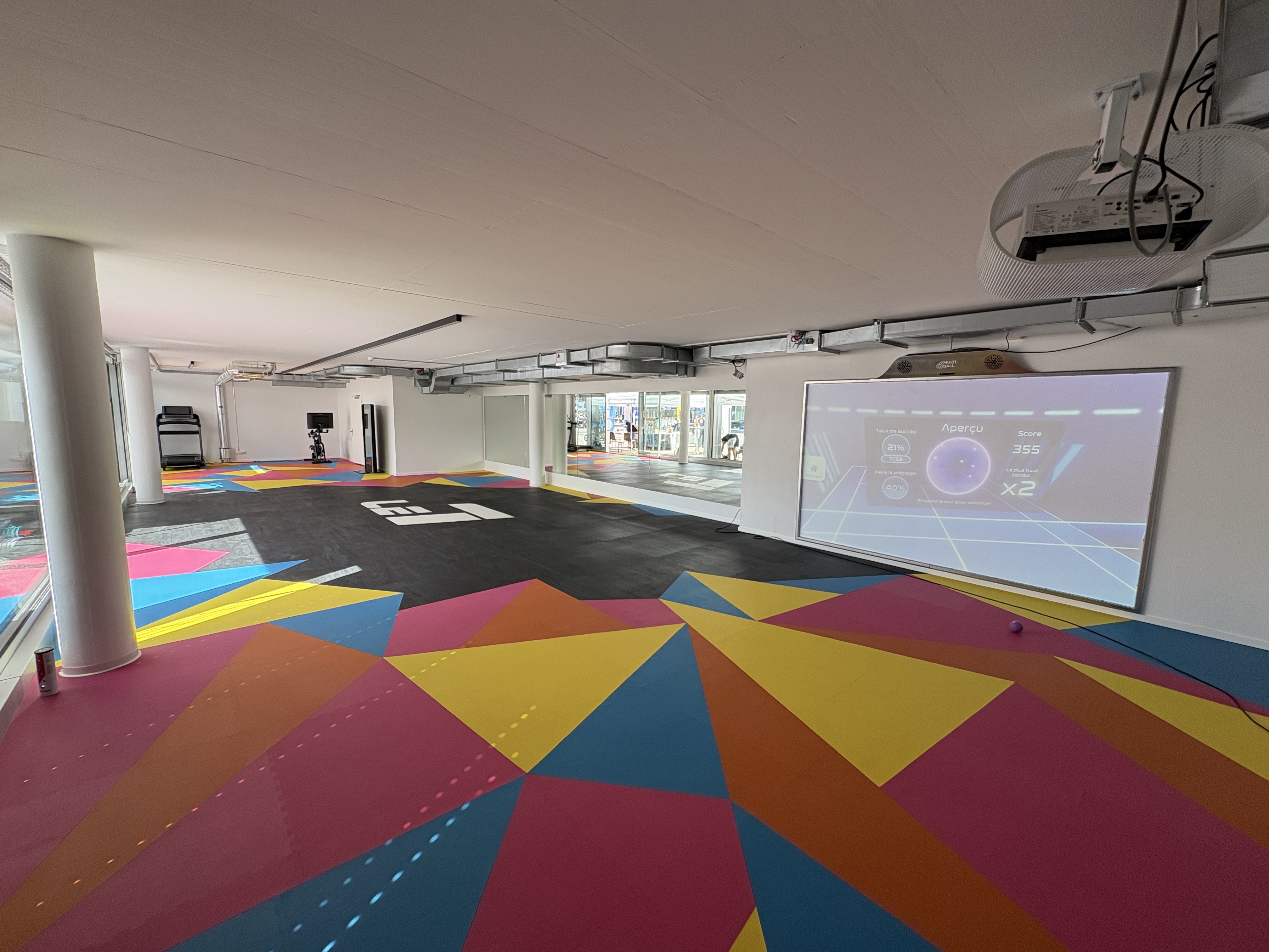 LE 7 — hall multisport à Fribourg